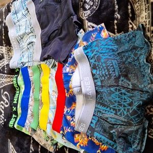 8 pairs of boy's underwear in great condition. Mixcraft, Hanes, and Sonic